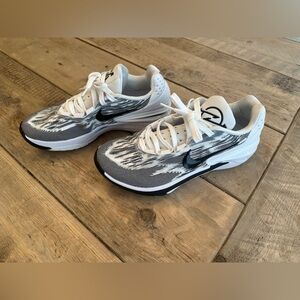 Nike Air Zoom G.T. Cut 2 Basketball Shoes Size 8.5